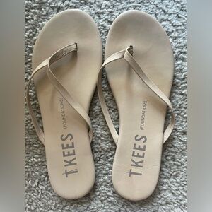 TKEES Foundations Flip Flops Size 5 36